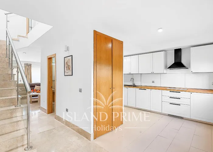 펜션 Modern Townhouse In Seaside Complex In Amarilla Golf Sbv48 *