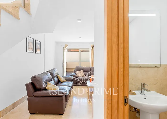 펜션 Modern Townhouse In Seaside Complex In Amarilla Golf Sbv48 산미겔데아보나